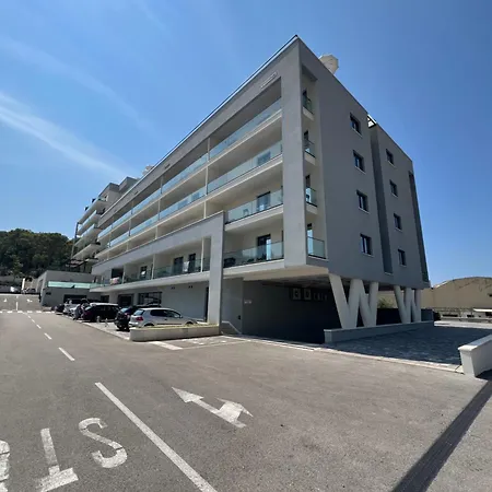 Апартаменты Luxury Sea View With Pool